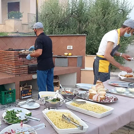 Kikki Village מלון 4*