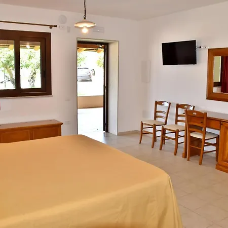 Hotell Kikki Village 4*