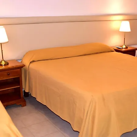 Hotell Kikki Village 4*